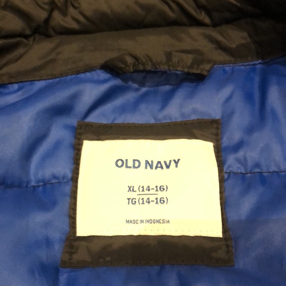Boys XL puffer jacket (practically new!) - Picture 3 of 3